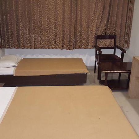 Hotel Sapphire Джунагадх Экстерьер фото